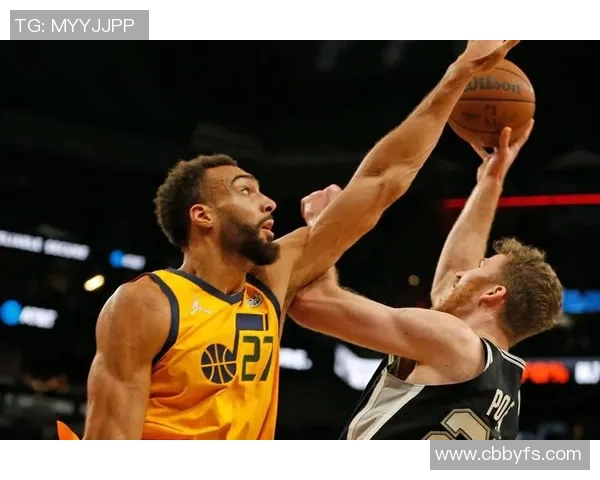 骑士与马刺激战正酣NBA赛场精彩瞬间回顾与分析